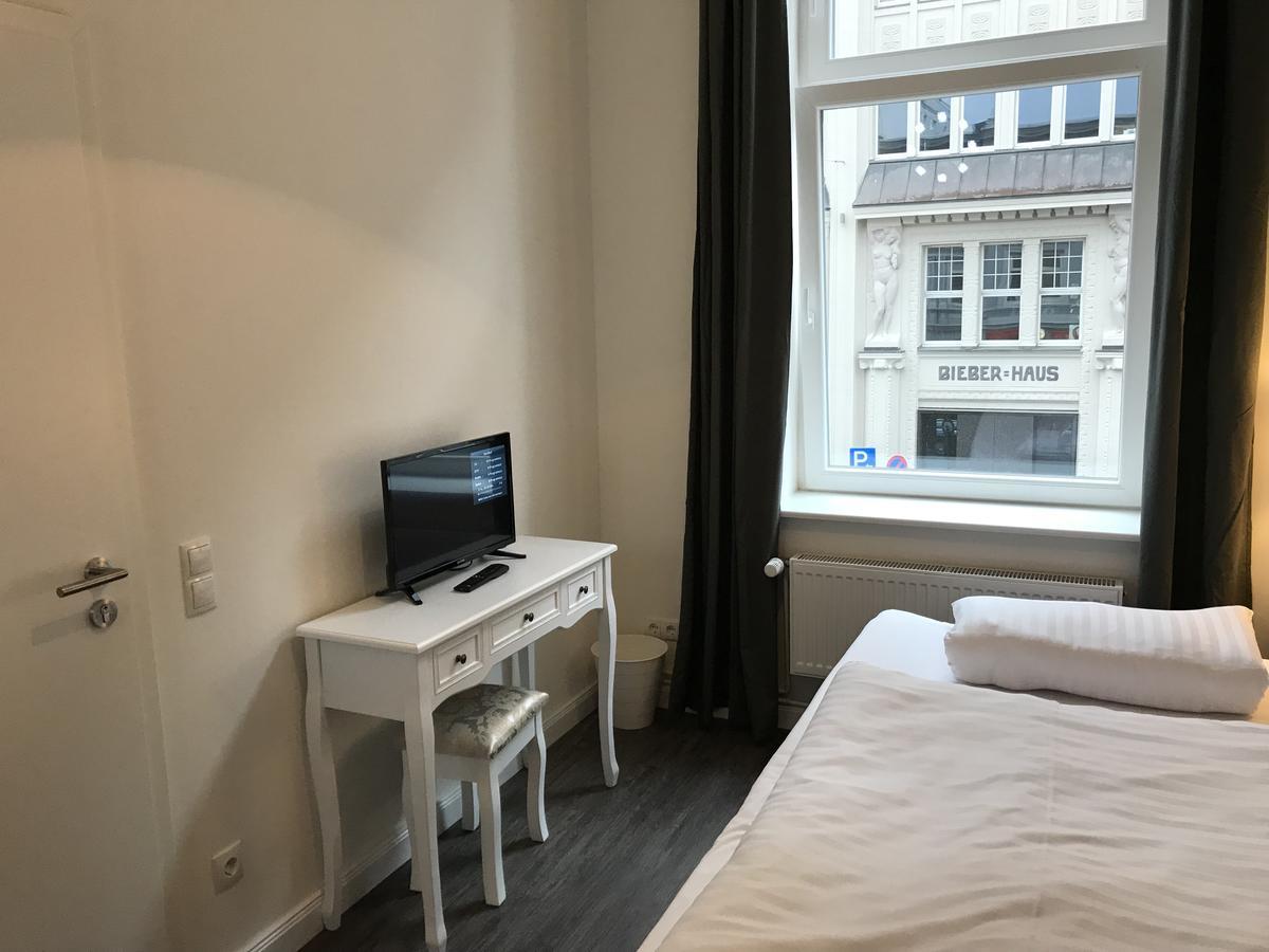 Hotel Fame am Hauptbahnhof Hamburg Exterior foto